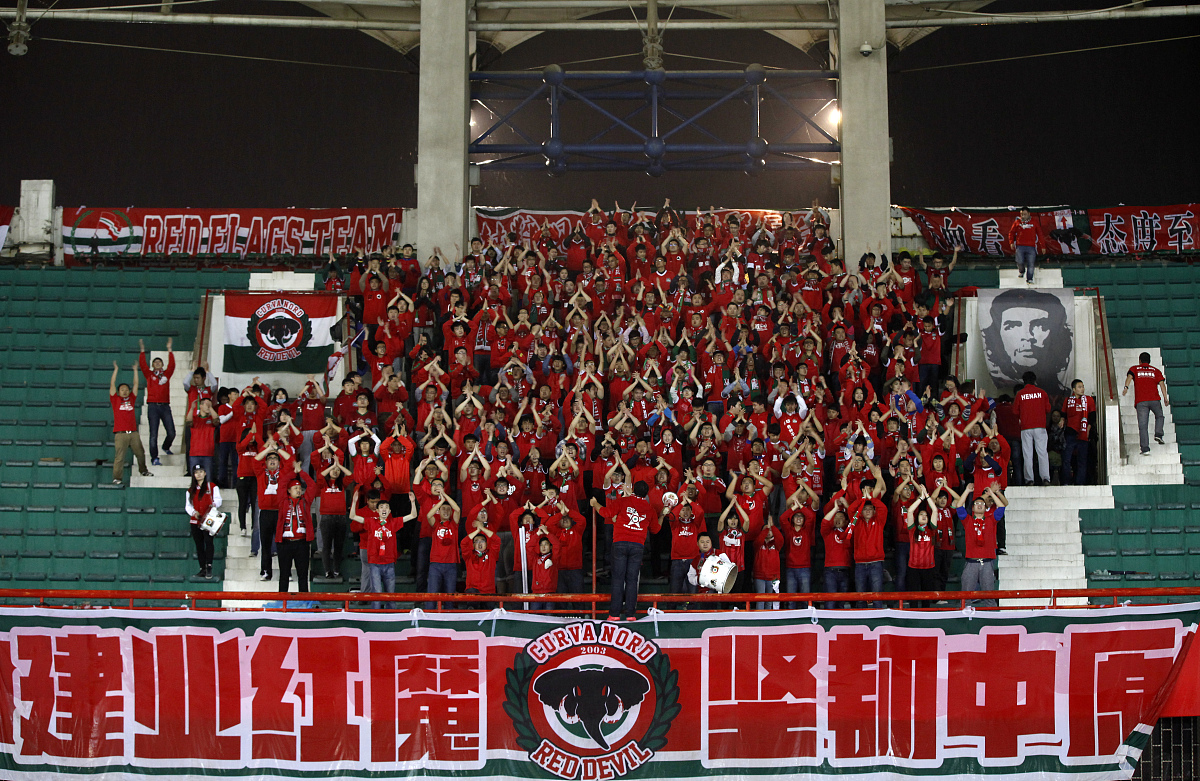 九游网页版 -关于国际比赛日广州队调整名单以备欧超杯,伤情更新环节打磨,气氛紧张,控场能力受关注的信息